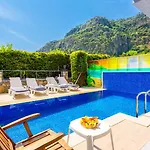 Vilă Ayla Paradise *